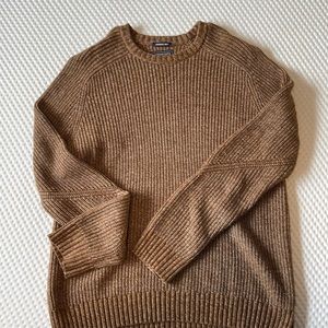 American Eagle crewneck sweater